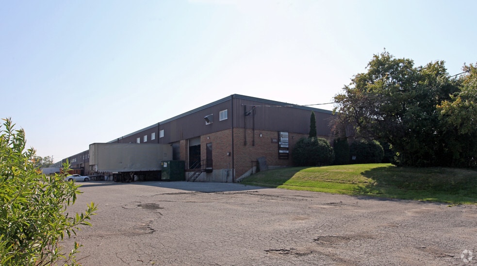 895 Dillingham Rd, Pickering, ON for lease - Building Photo - Image 2 of 2