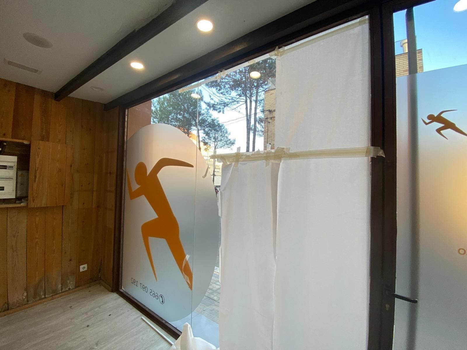 Retail in Santa Margarida de Montbui, Barcelona for lease Interior Photo- Image 1 of 14