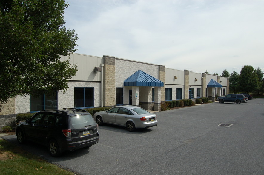 4110 Independence Dr, Schnecksville, PA for lease - Building Photo - Image 1 of 9