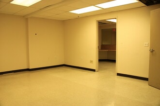 1810 Murchison Dr, El Paso, TX for lease Interior Photo- Image 2 of 21