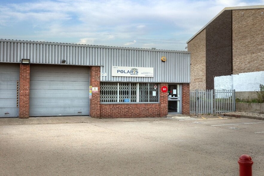 89-91 Whitby Rd, Slough for lease - Building Photo - Image 2 of 6