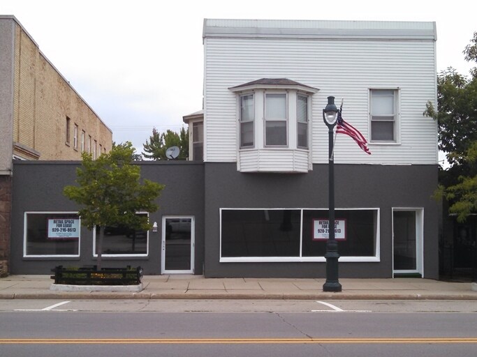 208 W Main St, Winneconne, WI for sale Primary Photo- Image 1 of 1