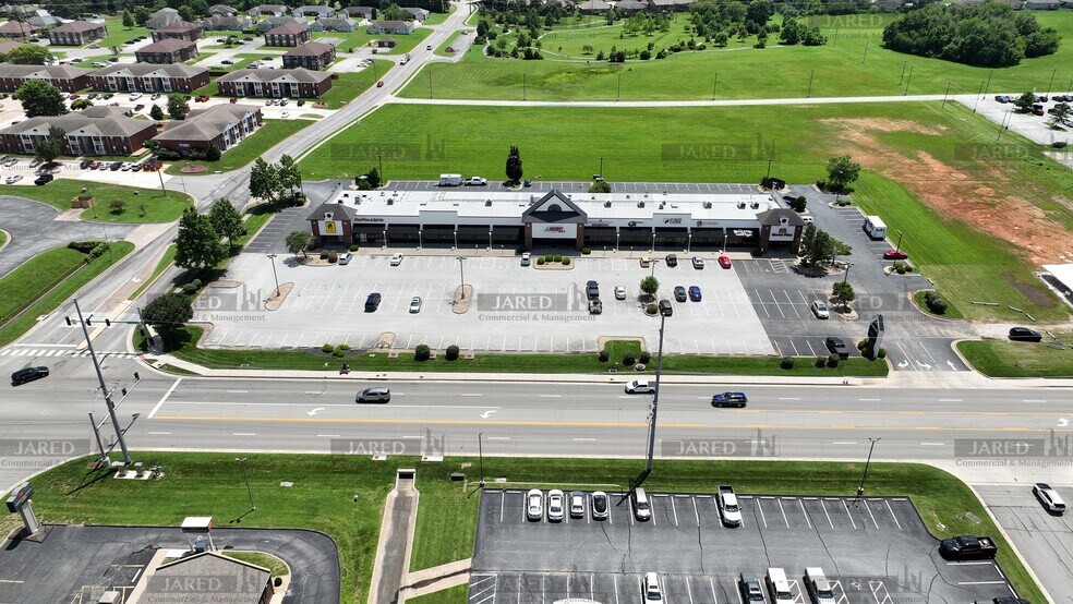 830 W Mount Vernon St, Nixa, MO for sale - Building Photo - Image 1 of 1