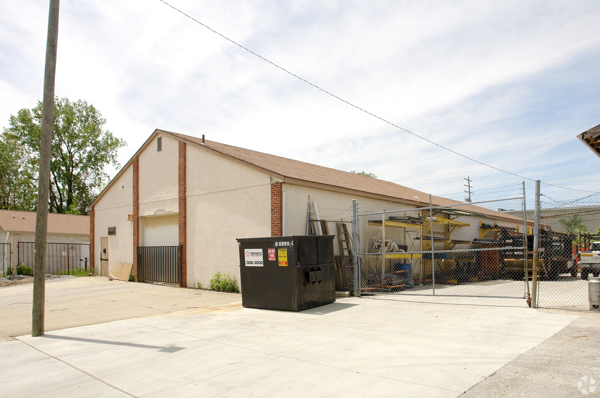 1385 Ohlen Ave, Columbus, OH for sale Primary Photo- Image 1 of 1