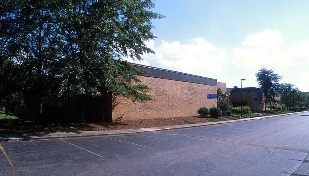 5952 Peachtree Industrial Blvd, Norcross, GA for lease - Building Photo - Image 3 of 10