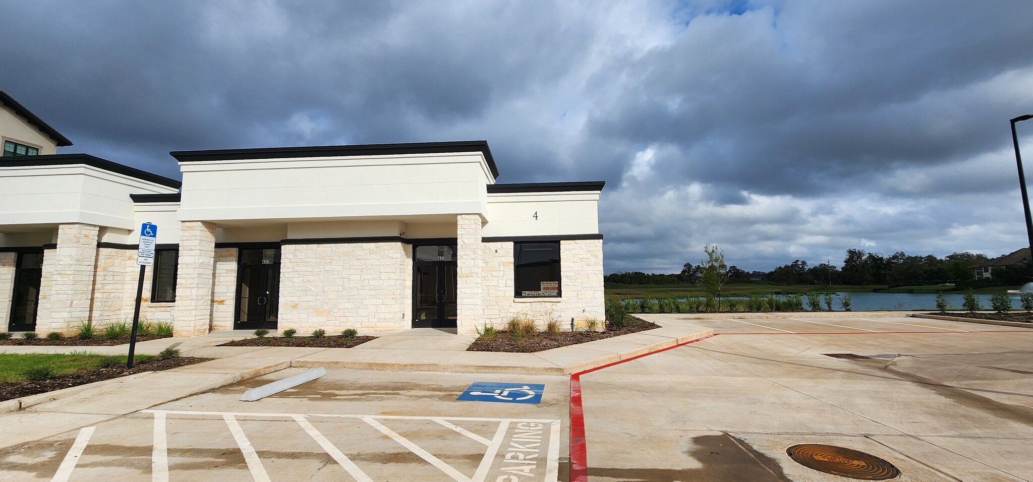 5501 Cabrera Dr, Sugar Land, TX for lease Building Photo- Image 1 of 10