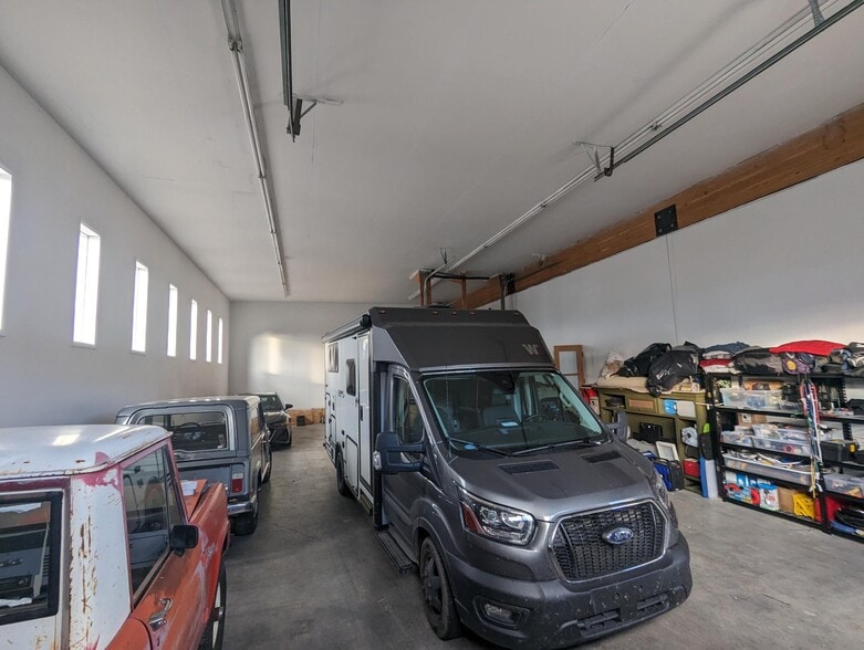 4 Gannett Rd, Bellevue, ID for sale - Interior Photo - Image 2 of 11