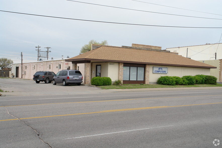 1627 S Hillside St, Wichita, KS for sale - Building Photo - Image 2 of 118