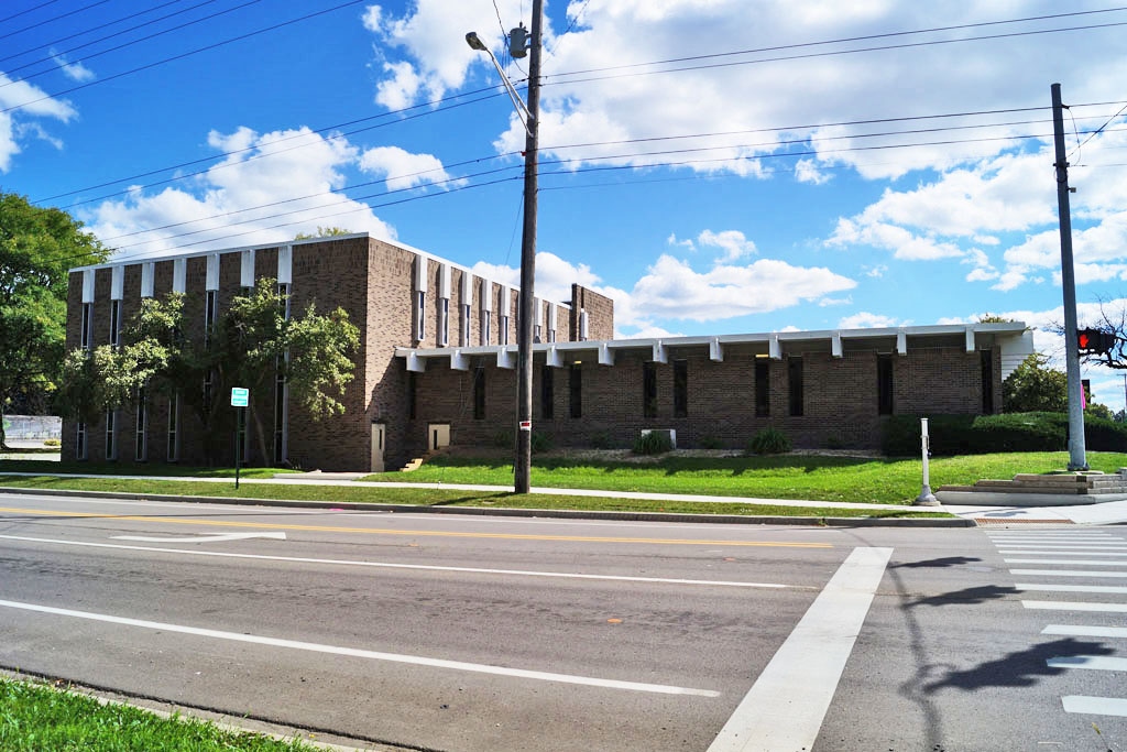 111 S Waverly Rd, Lansing, MI for sale Building Photo- Image 1 of 1