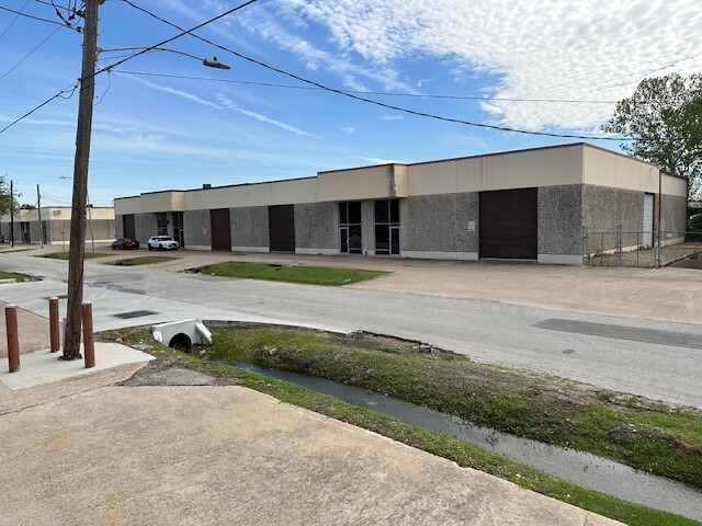 3709-3715 Ace St, Houston, TX for lease - Building Photo - Image 2 of 3