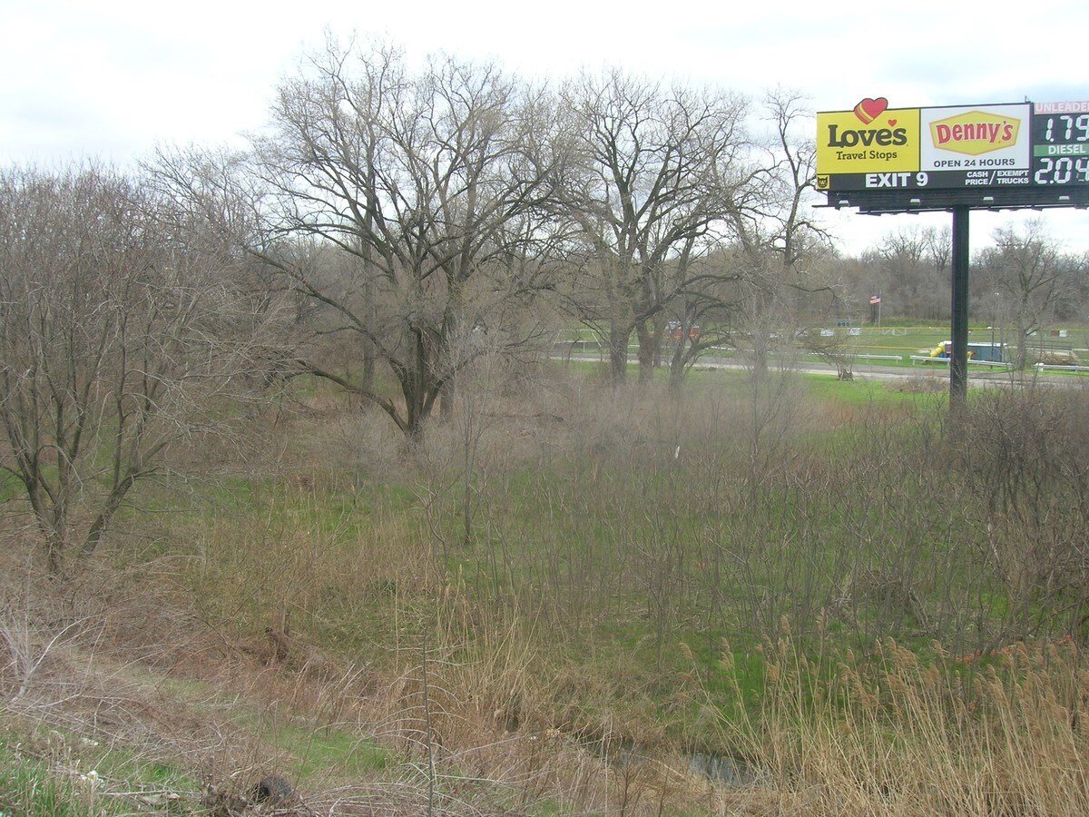 2639 Colfax St, Gary, IN 46406