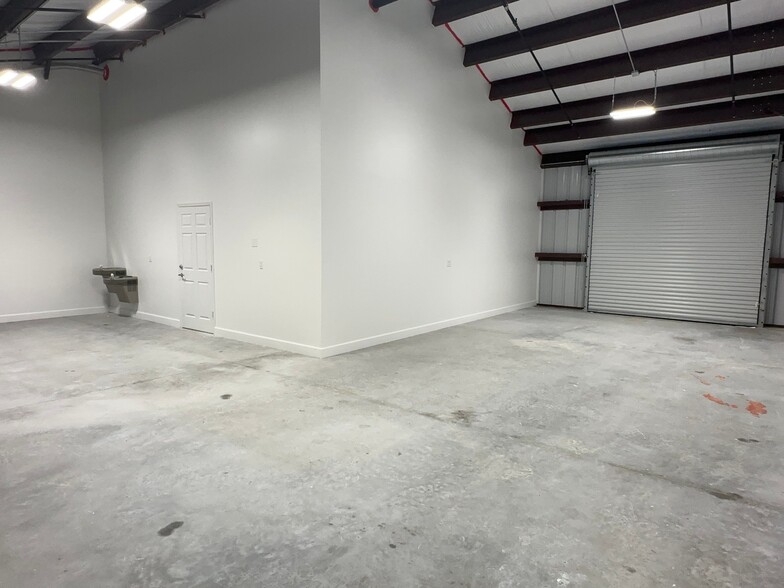 3801-3815 Oleander Ave, Fort Pierce, FL for lease - Building Photo - Image 3 of 8