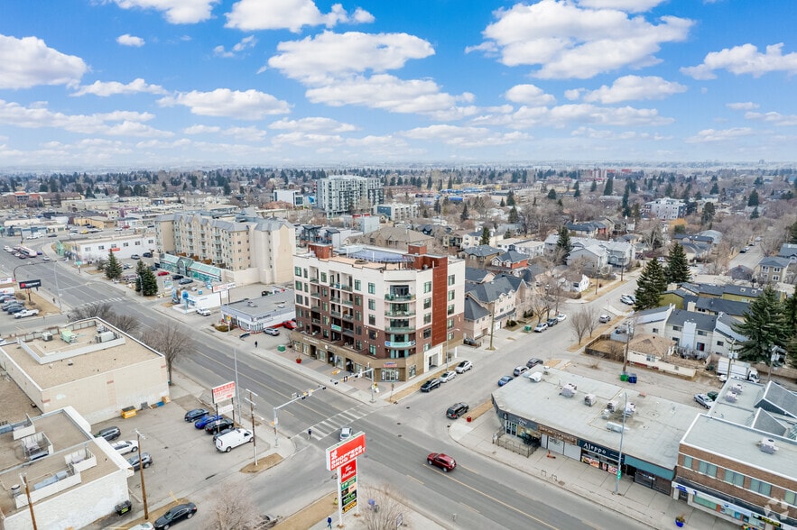1406 Centre St NE, Calgary, AB for sale - Aerial - Image 3 of 5