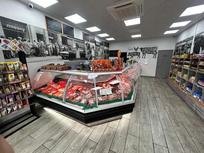 237 Imperial Dr, Harrow for lease - Building Photo - Image 1 of 10