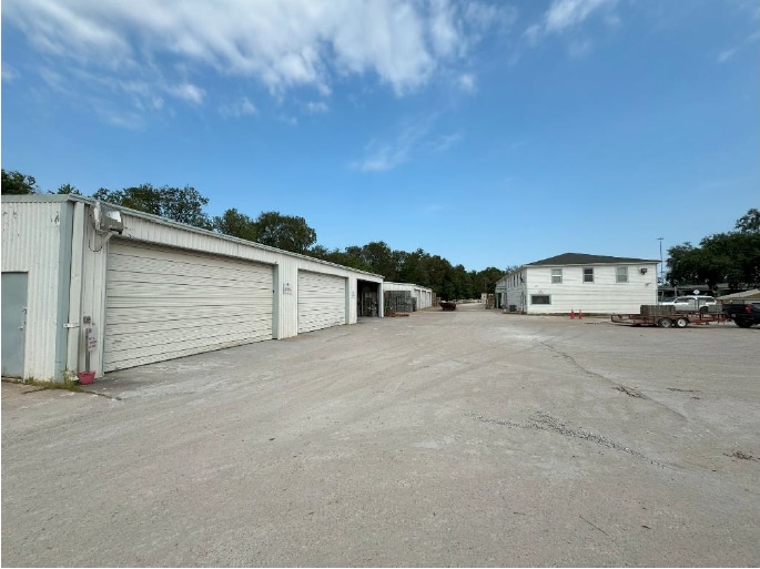 8185 Eastex Fwy, Beaumont, TX for sale - Building Photo - Image 2 of 7