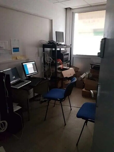 Office in Pessac for lease - Interior Photo - Image 3 of 5