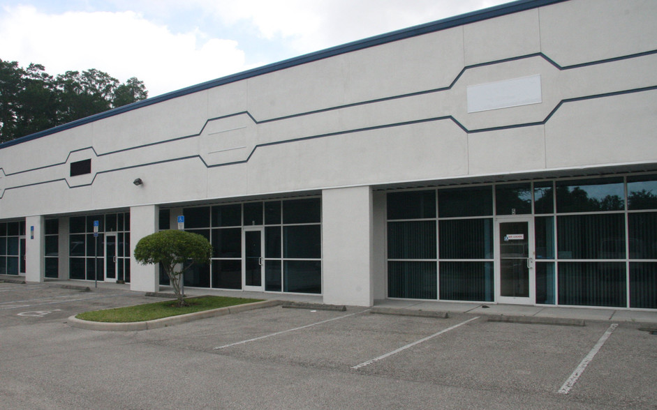 9187 Boggy Creek Rd, Orlando, FL for lease - Building Photo - Image 3 of 4