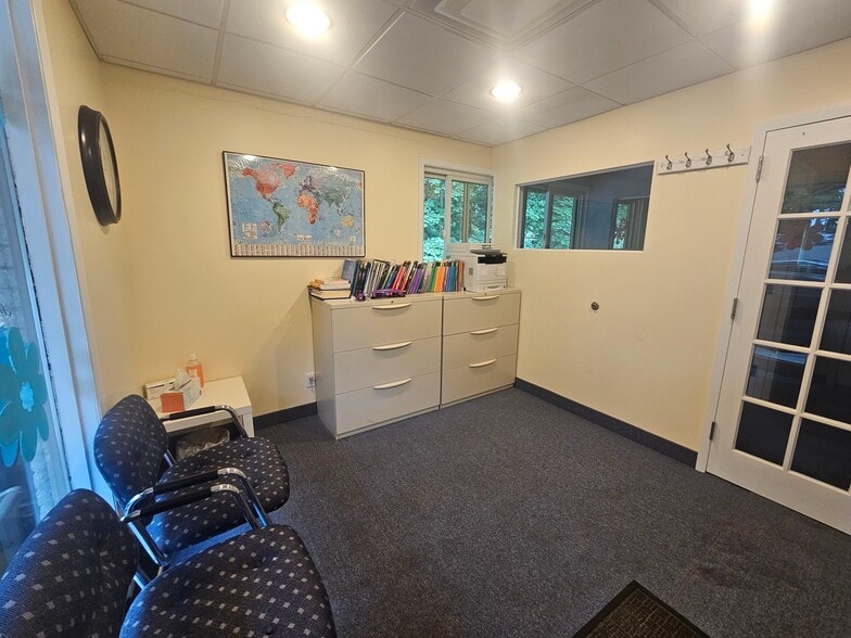 124 Main St, Huntington, NY for lease - Building Photo - Image 2 of 17