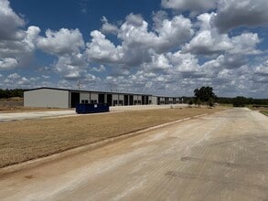 6815 Rendon Bloodworth Rd, Fort Worth, TX for lease Building Photo- Image 2 of 6