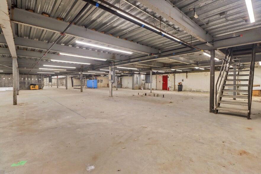 543 Wauregan Rd, Danielson, CT for lease - Interior Photo - Image 2 of 6