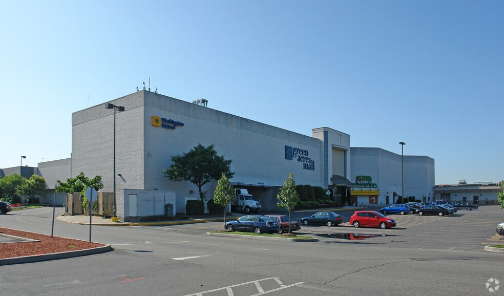 1098 Green Acres Mall, Valley Stream, NY, 11581 Retail