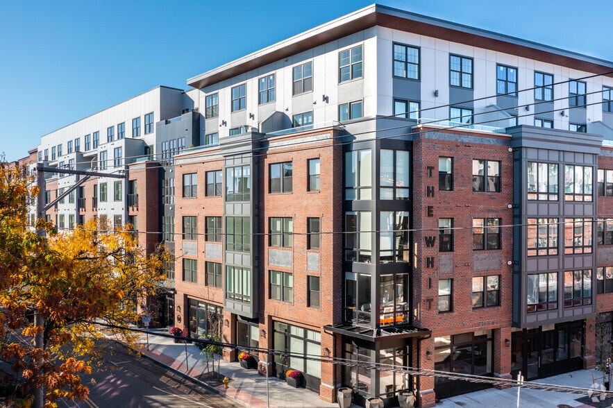 630-673 Chapel St, New Haven, CT for lease - Primary Photo - Image 1 of 70