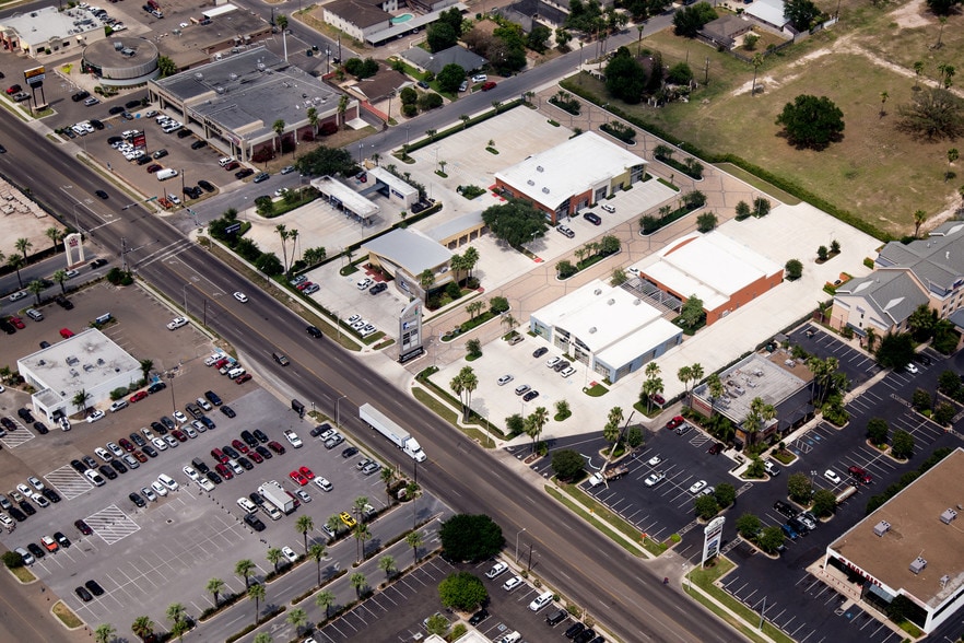 2109 S 10th St, McAllen, TX for lease - Building Photo - Image 1 of 12