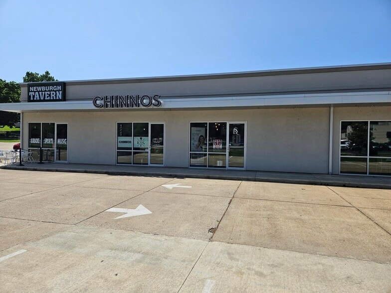 707 W State St, Newburgh, IN for lease - Building Photo - Image 2 of 13