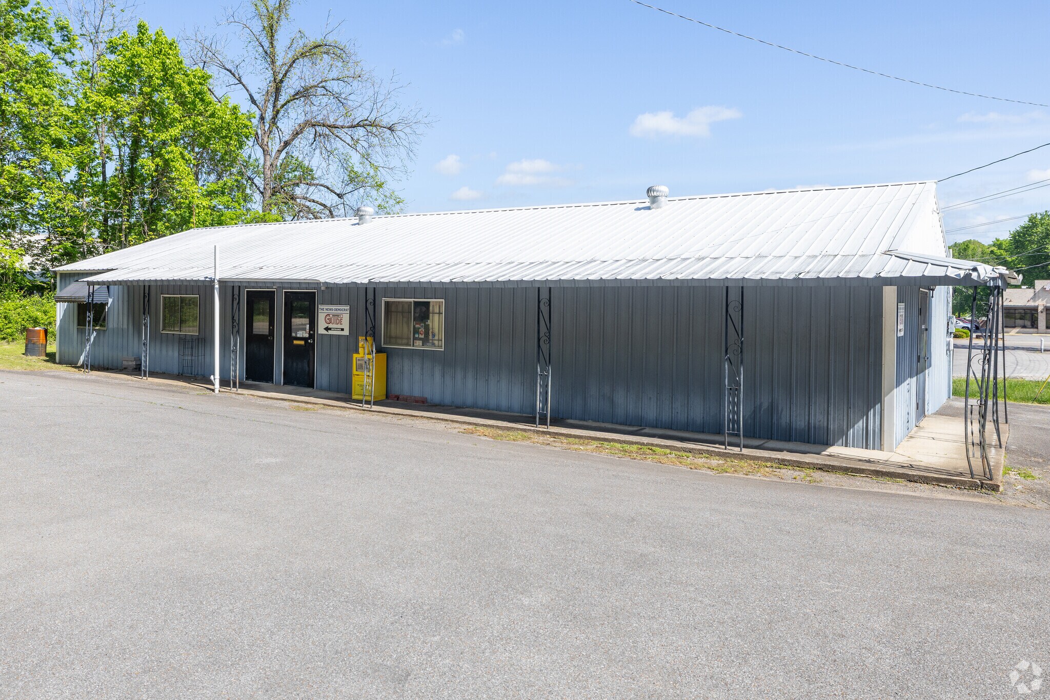 302 W Main St, Waverly, TN for sale Primary Photo- Image 1 of 2