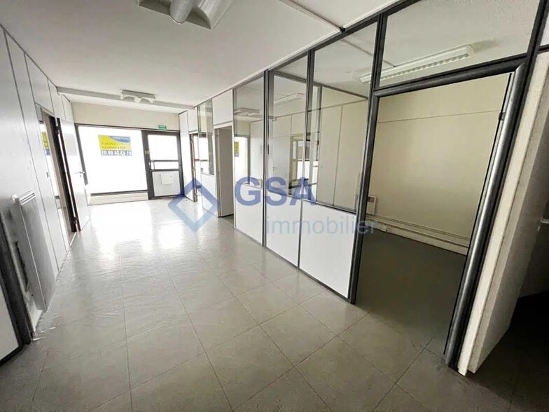 Office in Évry-Courcouronnes for lease - Interior Photo - Image 1 of 4