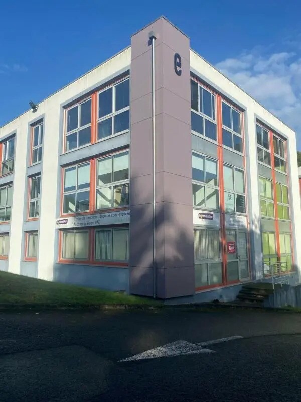 Office in Quimper for lease Building Photo- Image 1 of 2