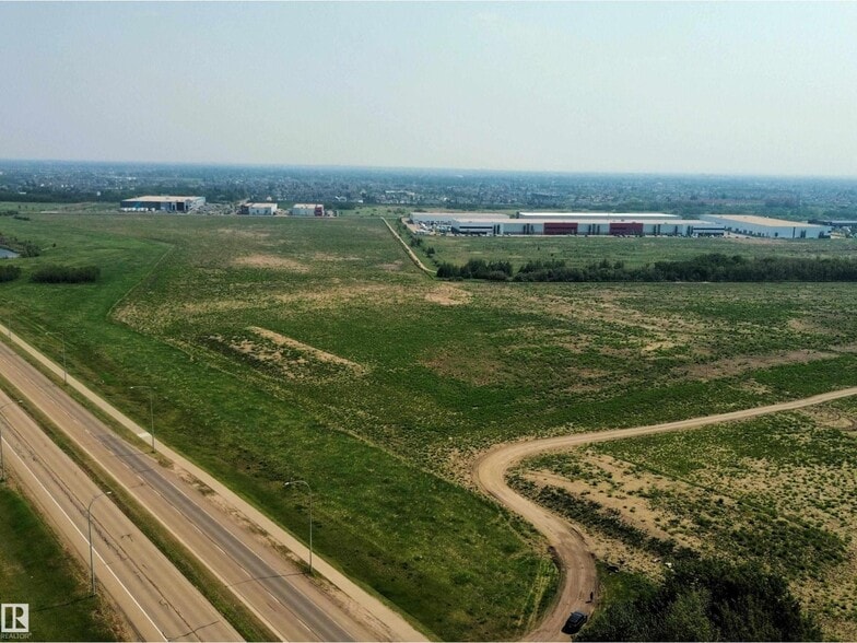 16003 Campbell Rd, Edmonton, AB for sale - Building Photo - Image 3 of 6