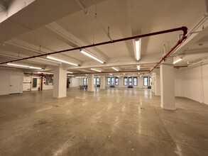 256 W 38th St, New York, NY for lease Interior Photo- Image 1 of 4