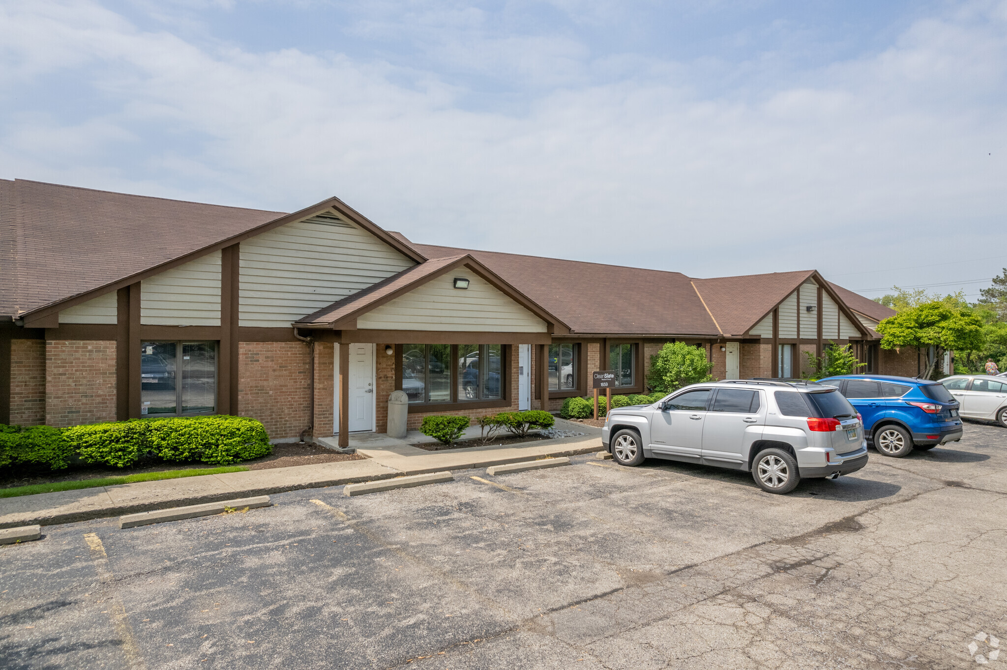 1643 S Breiel Blvd, Middletown, OH for lease Primary Photo- Image 1 of 68