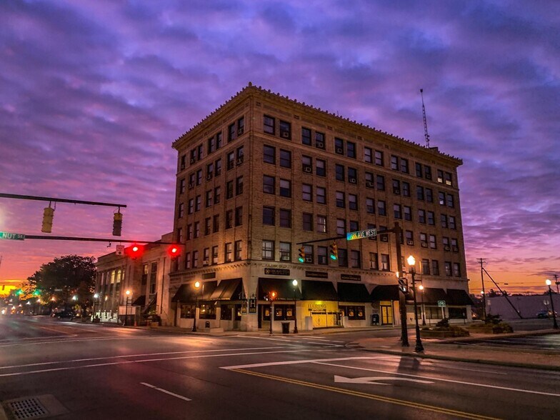 13 Park Ave W, Mansfield, OH 44902