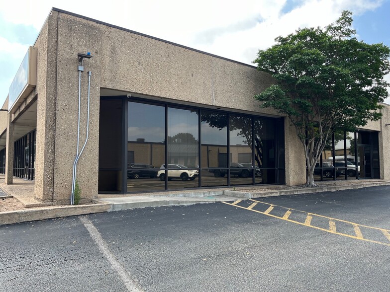 209 Ben White Blvd E, Austin, TX for lease - Building Photo - Image 3 of 6