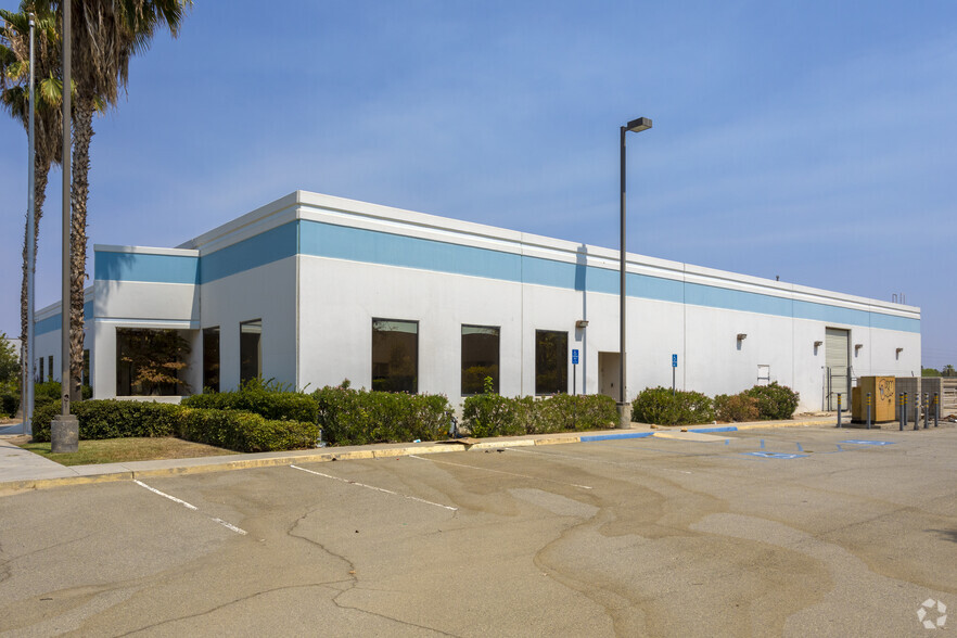 3600 N Sillect Ave, Bakersfield, CA for lease - Building Photo - Image 2 of 4