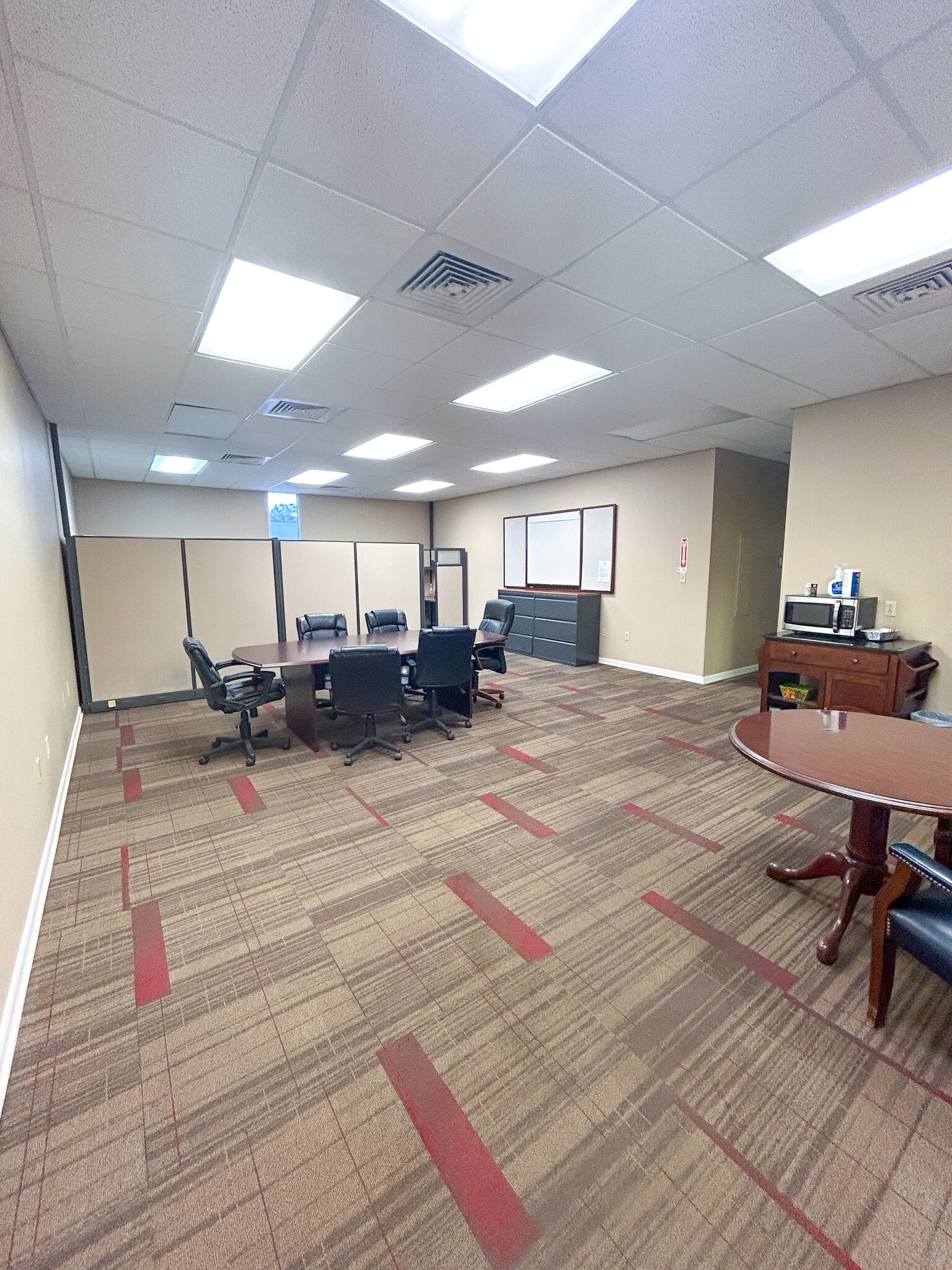 209 Carpet Dr, Atmore, AL for sale Interior Photo- Image 1 of 6