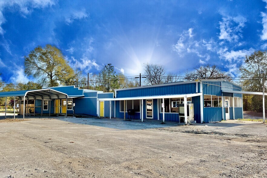 502 E Main St, Zavalla, TX 75980