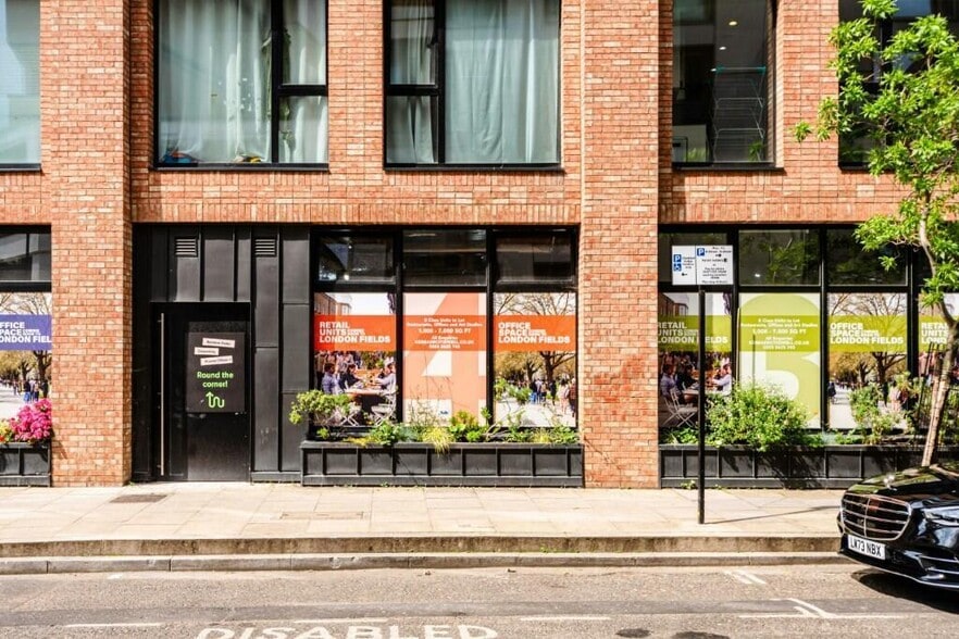 1e Mentmore Ter, London for lease - Building Photo - Image 2 of 4