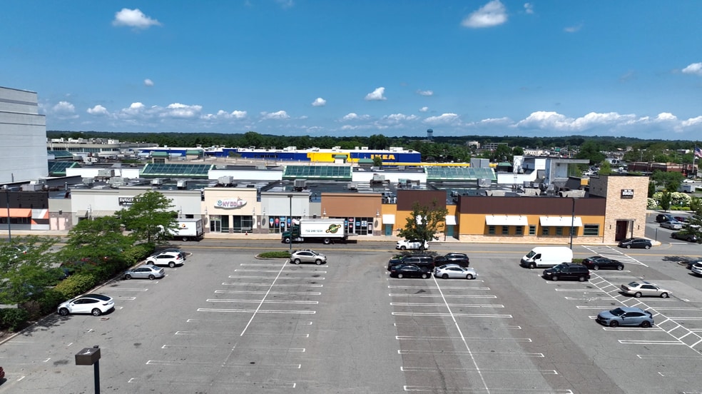 358 Broadway Mall, Hicksville, NY for lease - Building Photo - Image 3 of 19