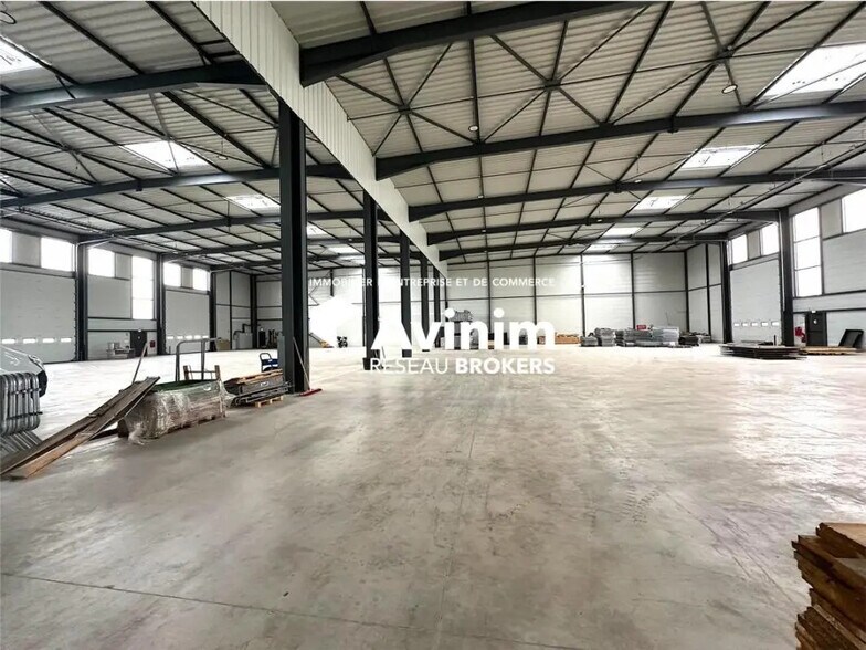 Industrial in Meaux for lease - Building Photo - Image 1 of 16