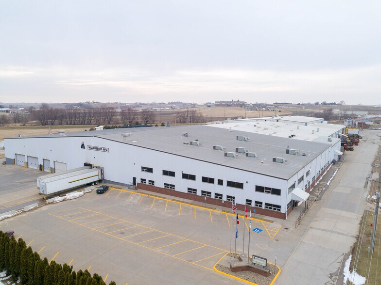 408 N Maplewood Ave, Williamsburg, IA for sale - Primary Photo - Image 1 of 1