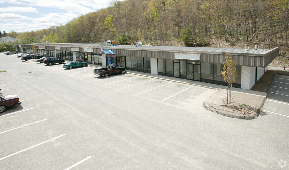 311-349 Winsted Rd, Torrington, CT for sale - Primary Photo - Image 1 of 1