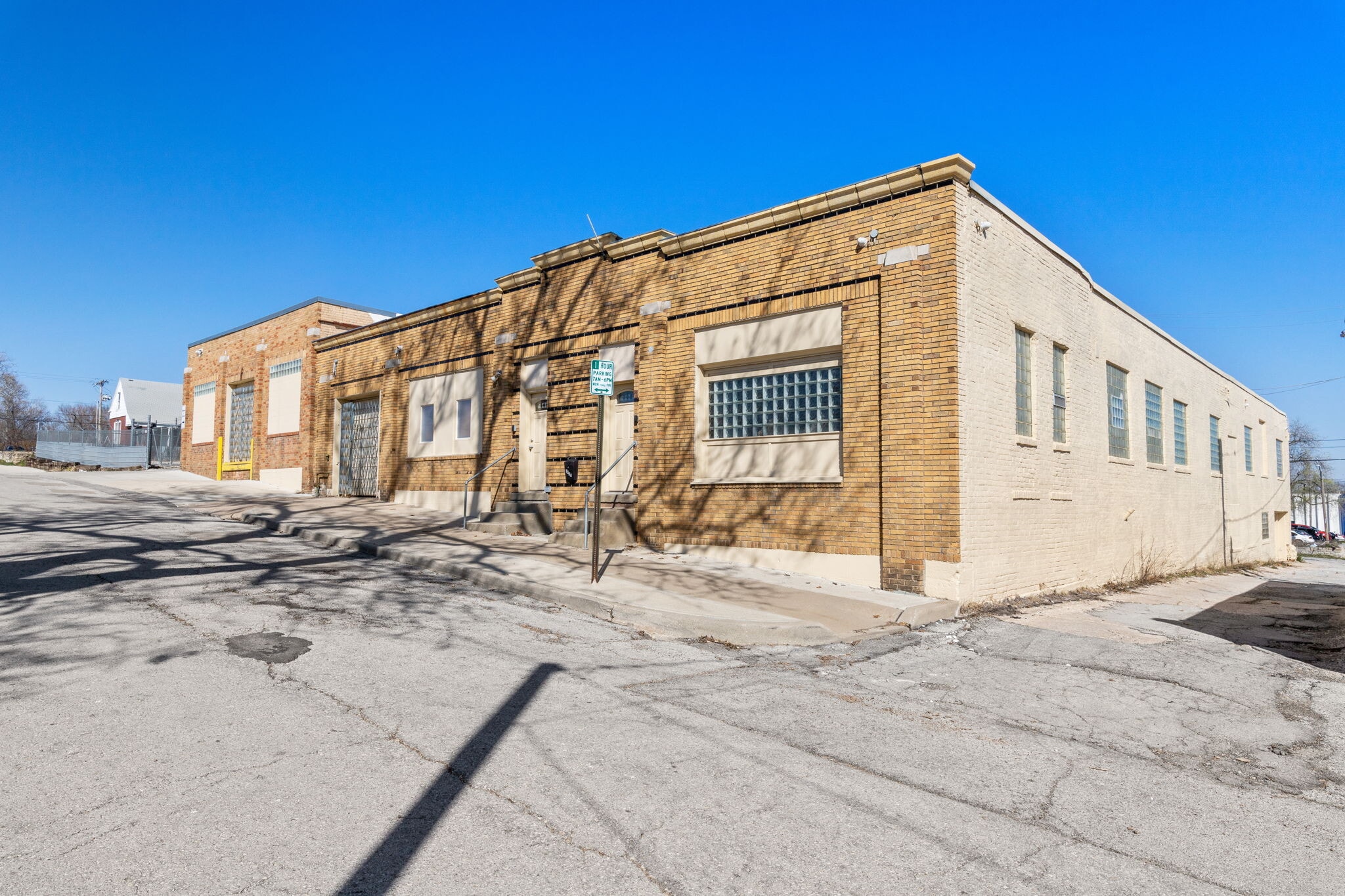 1425 Agnes Ave, Kansas City, MO for lease Building Photo- Image 1 of 17