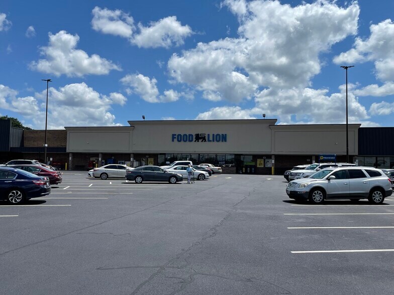 91 Food Lion Rd, Scotland Neck, NC for lease - Building Photo - Image 3 of 6