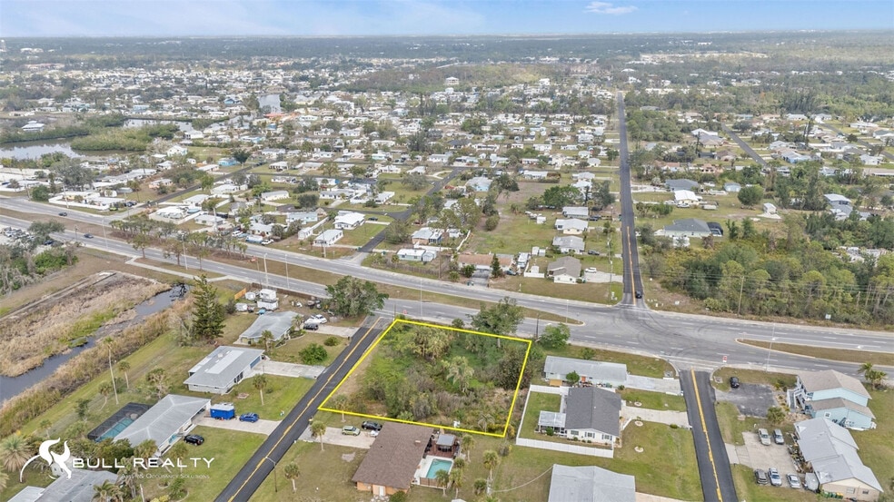 1605 Mel-O-De Ln, Englewood, FL for sale - Building Photo - Image 2 of 13