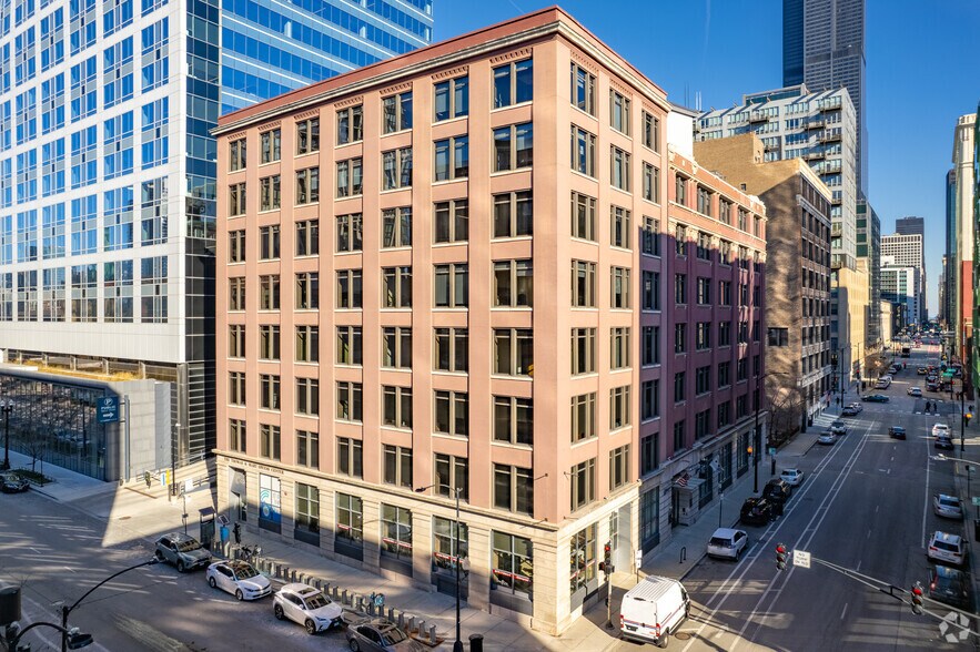 626 W Jackson Blvd, Chicago, IL for lease - Building Photo - Image 1 of 7