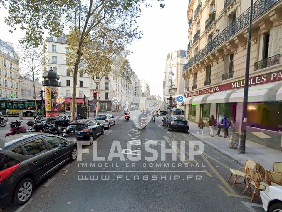 Retail in Paris for lease Building Photo- Image 1 of 4