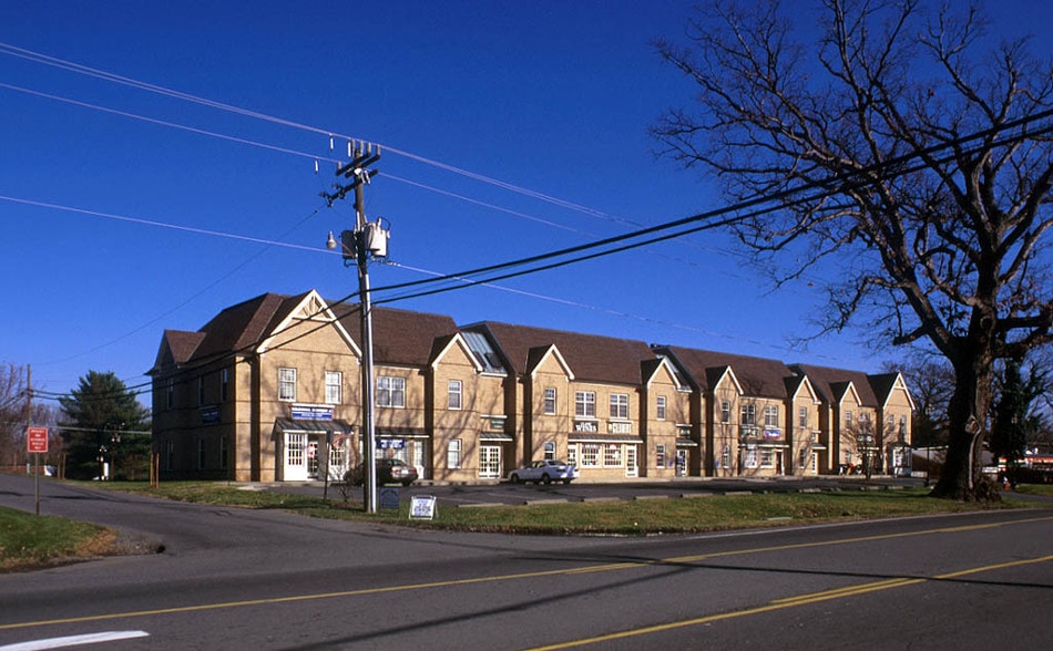 9912 Georgetown Pike, Great Falls, VA for sale - Building Photo - Image 1 of 1